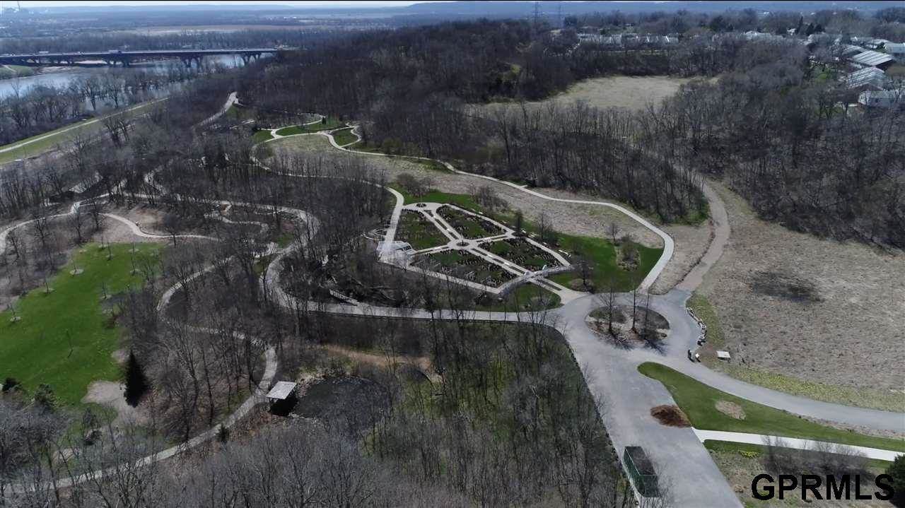 2015 S 2nd Street, Omaha, NE 68108