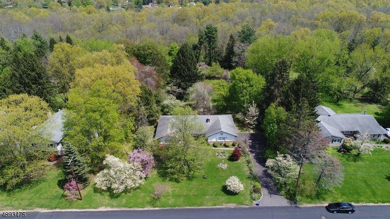 48 Crest Dr, Bernards Township, NJ 07920