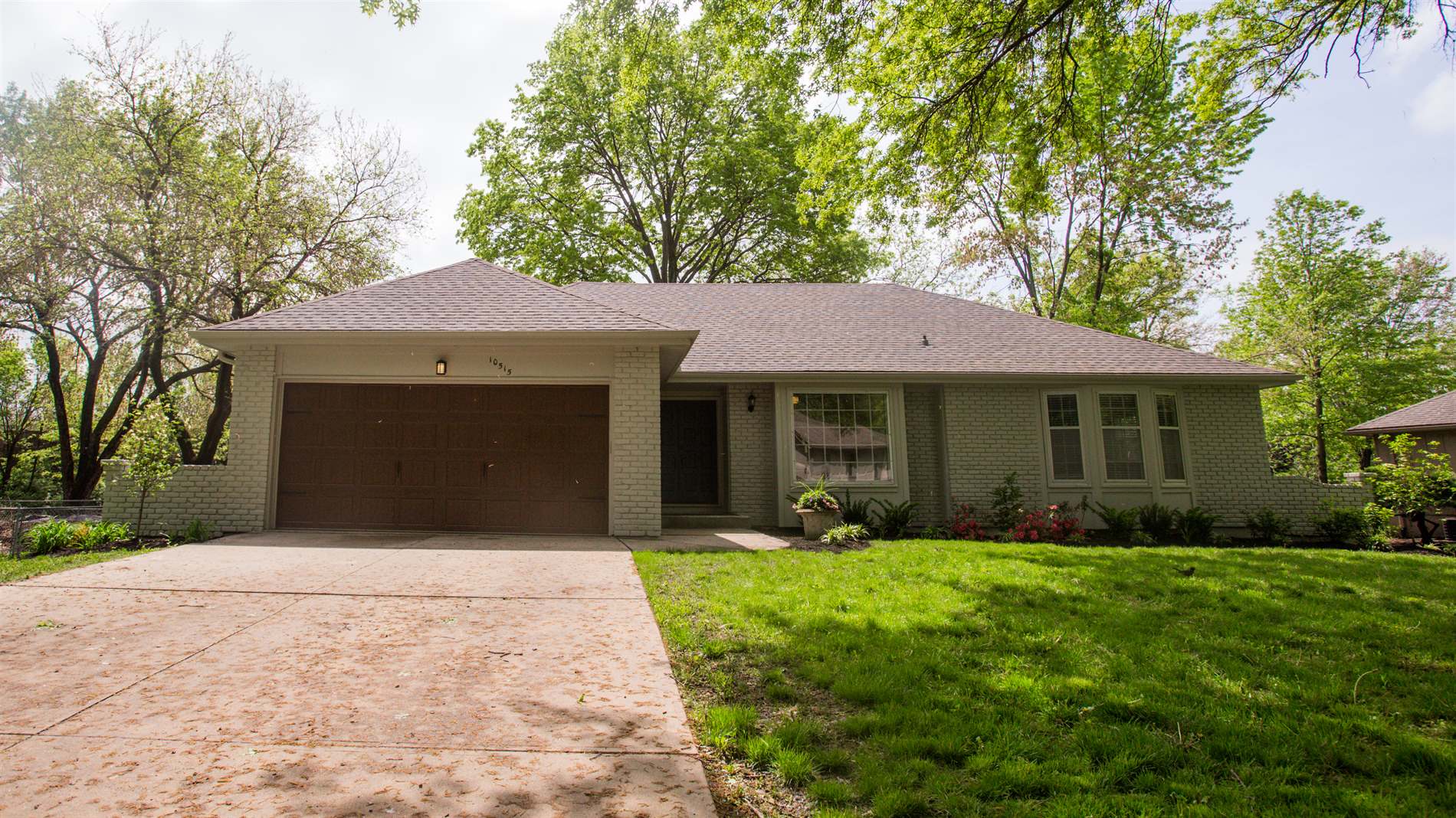 10515 Sagamore Road, Leawood, KS 66206