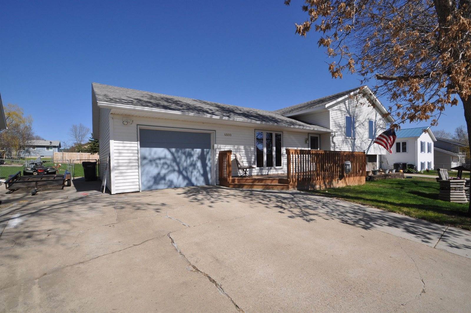 4800 W Roughrider Circle, Mandan, ND 58554