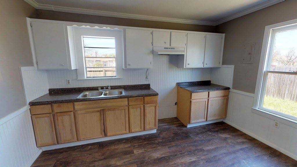 1004 South Oakes St, San Angelo, TX 76903