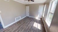 1004 South Oakes St, San Angelo, TX 76903