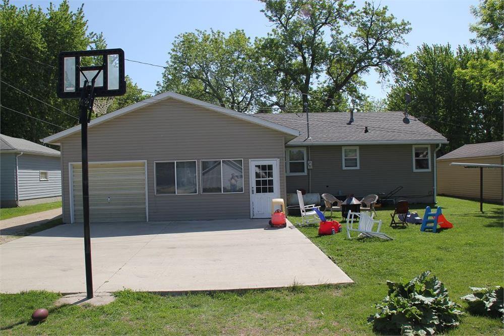 419 8th Avenue, Sibley, IA 51249