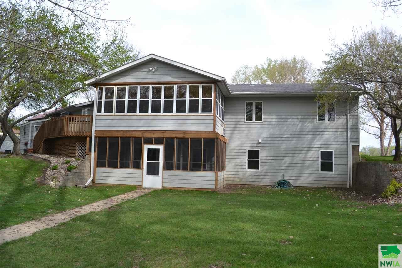 58 Sunset Dr., Dakota Dunes, SD 57049