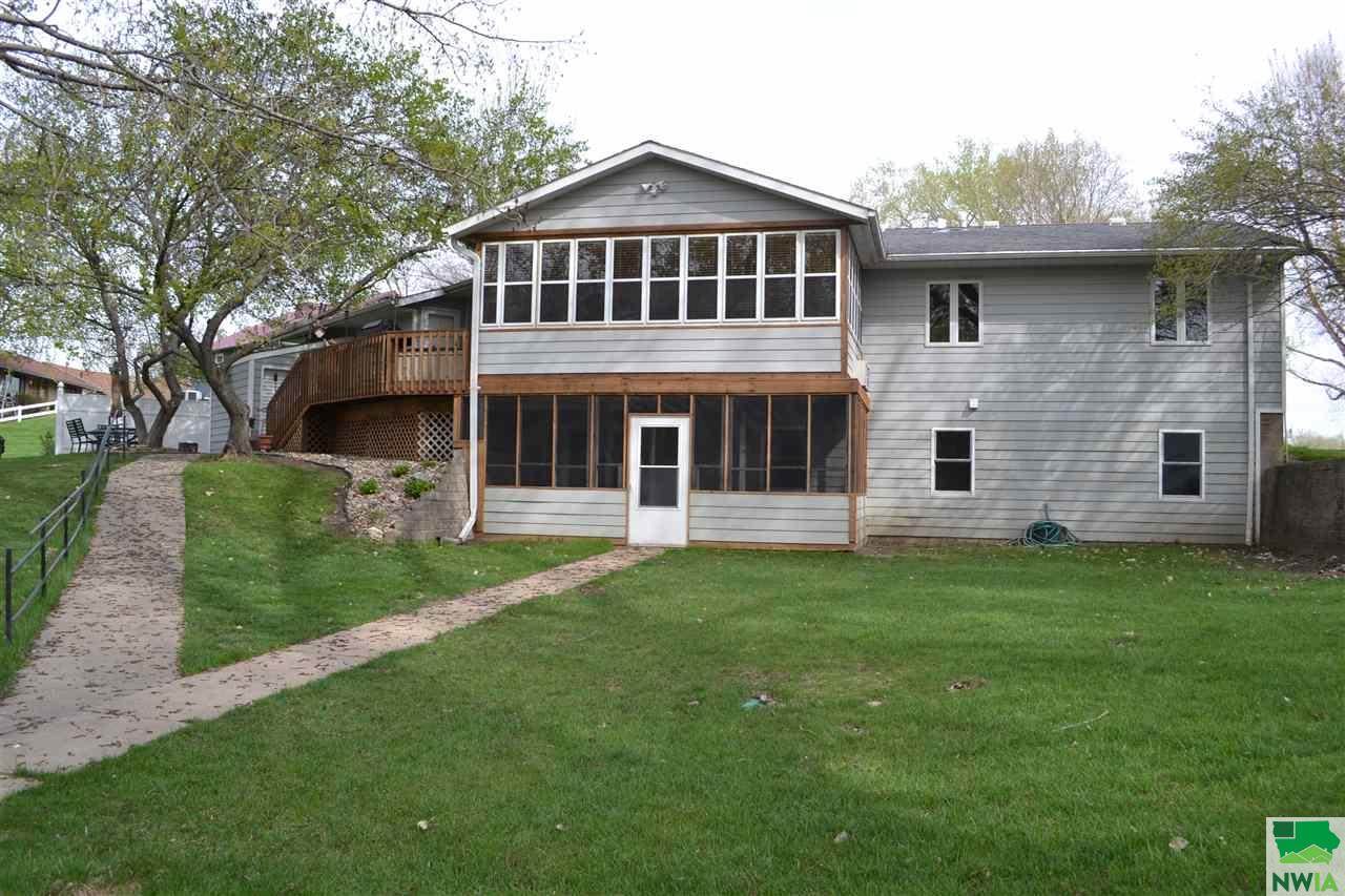 58 Sunset Dr., Dakota Dunes, SD 57049