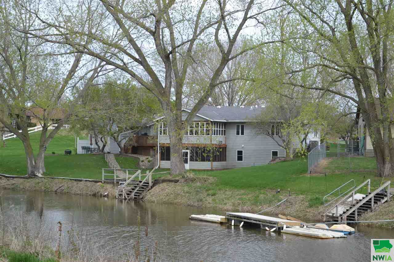 58 Sunset Dr., Dakota Dunes, SD 57049