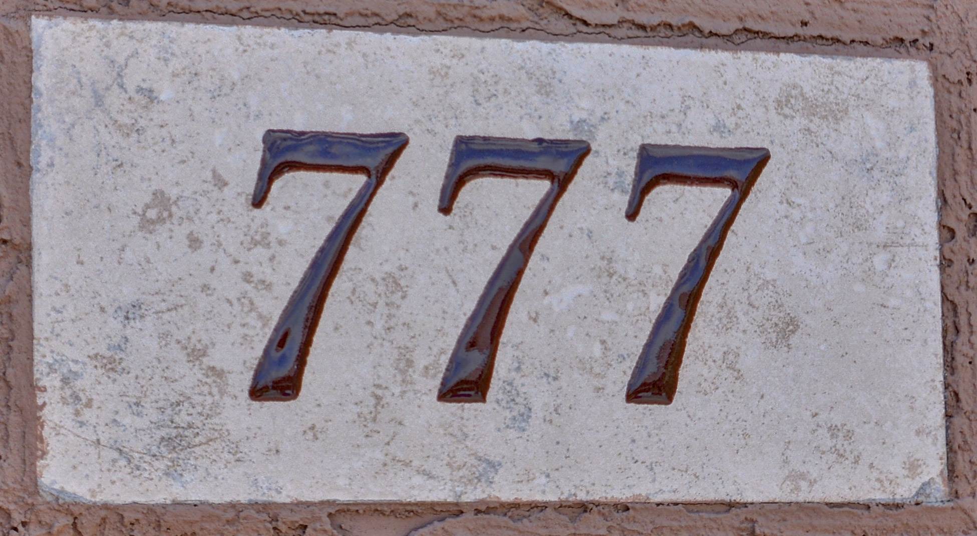 777 W Desert Glen Dr, San Tan Valley, AZ 85143