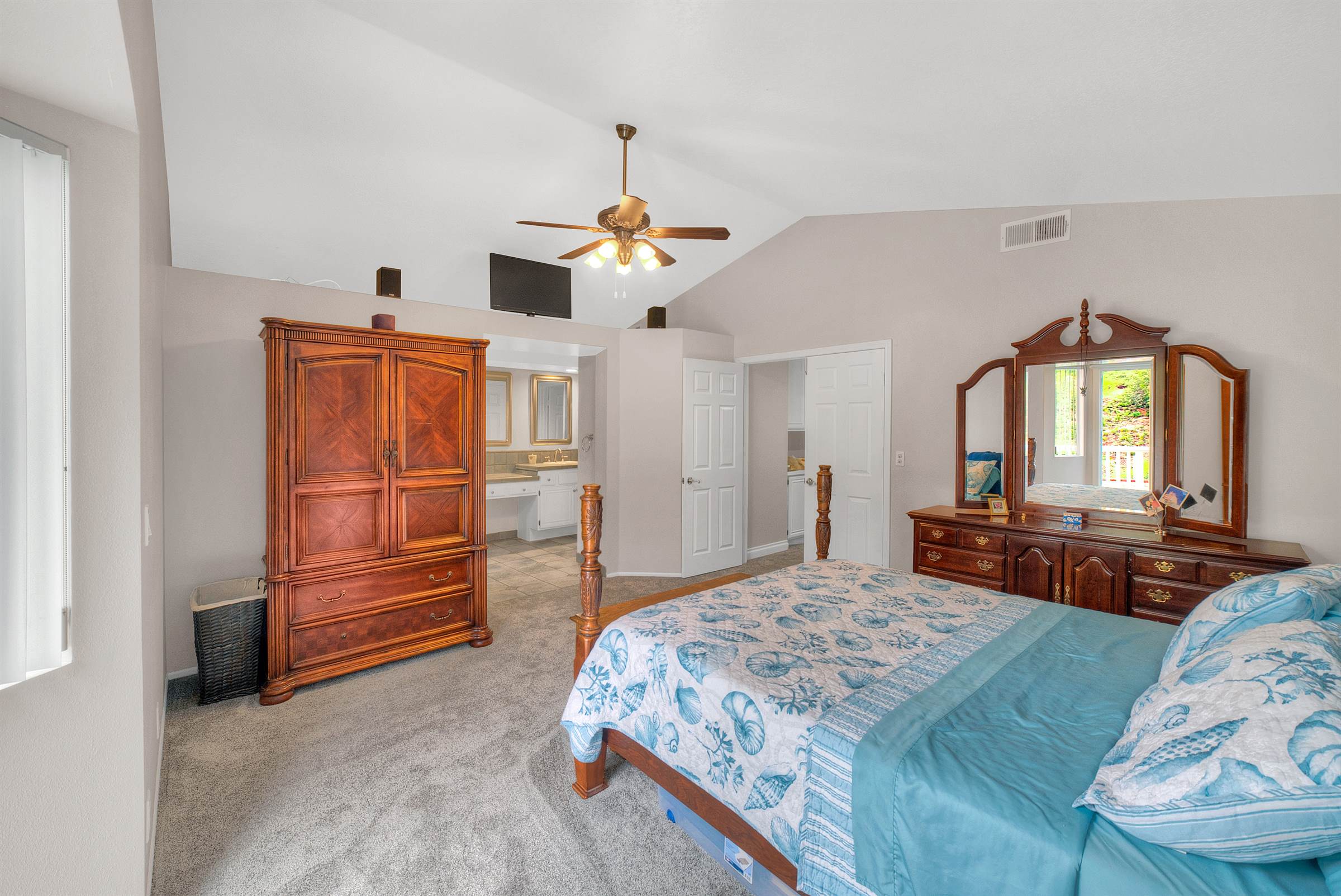 22402 Laurel Place, Saugus, CA 91390