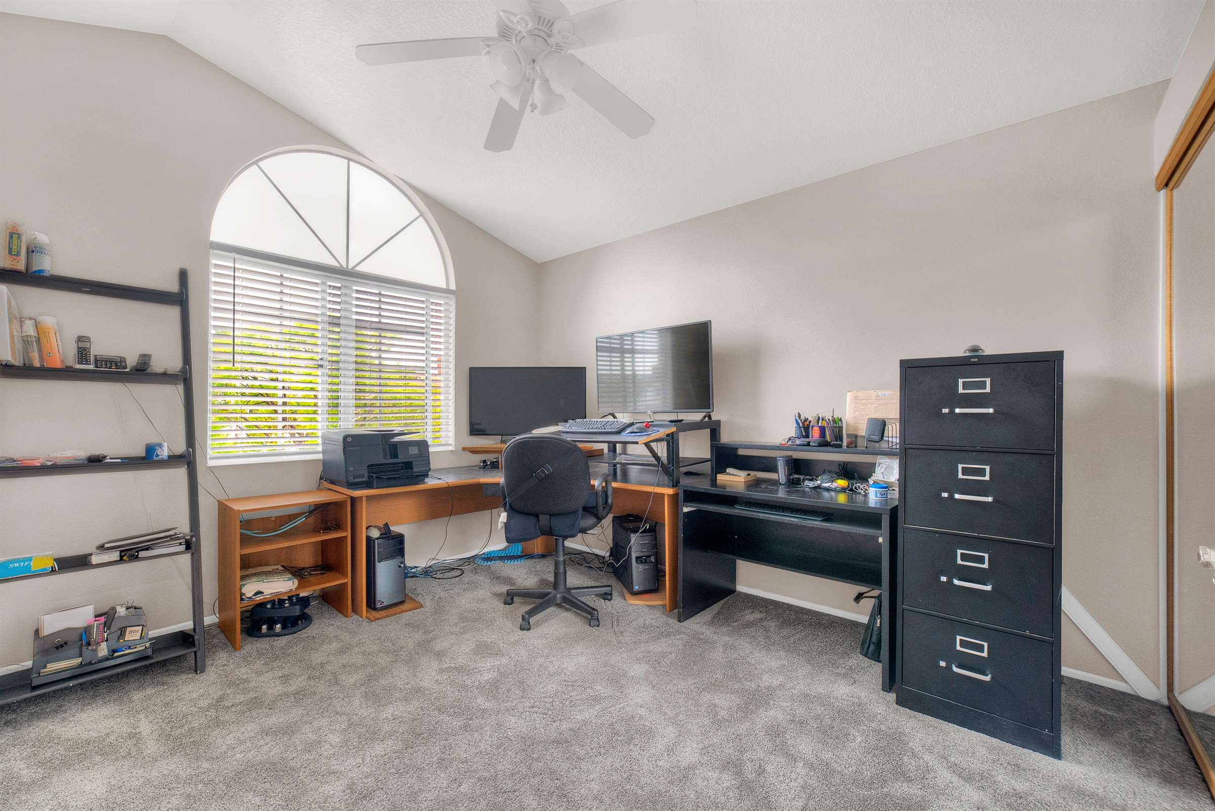 22402 Laurel Place, Saugus, CA 91390