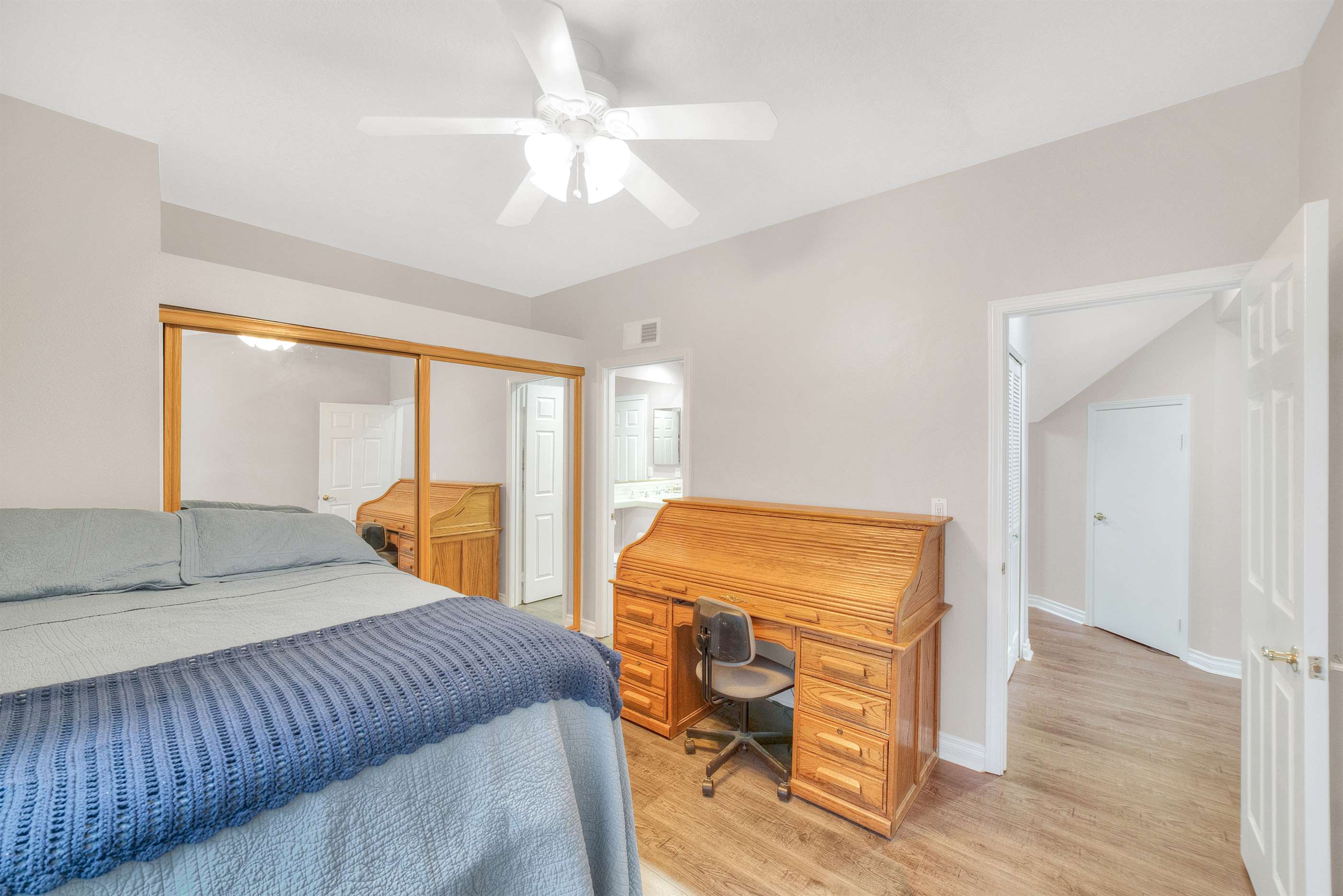 22402 Laurel Place, Saugus, CA 91390