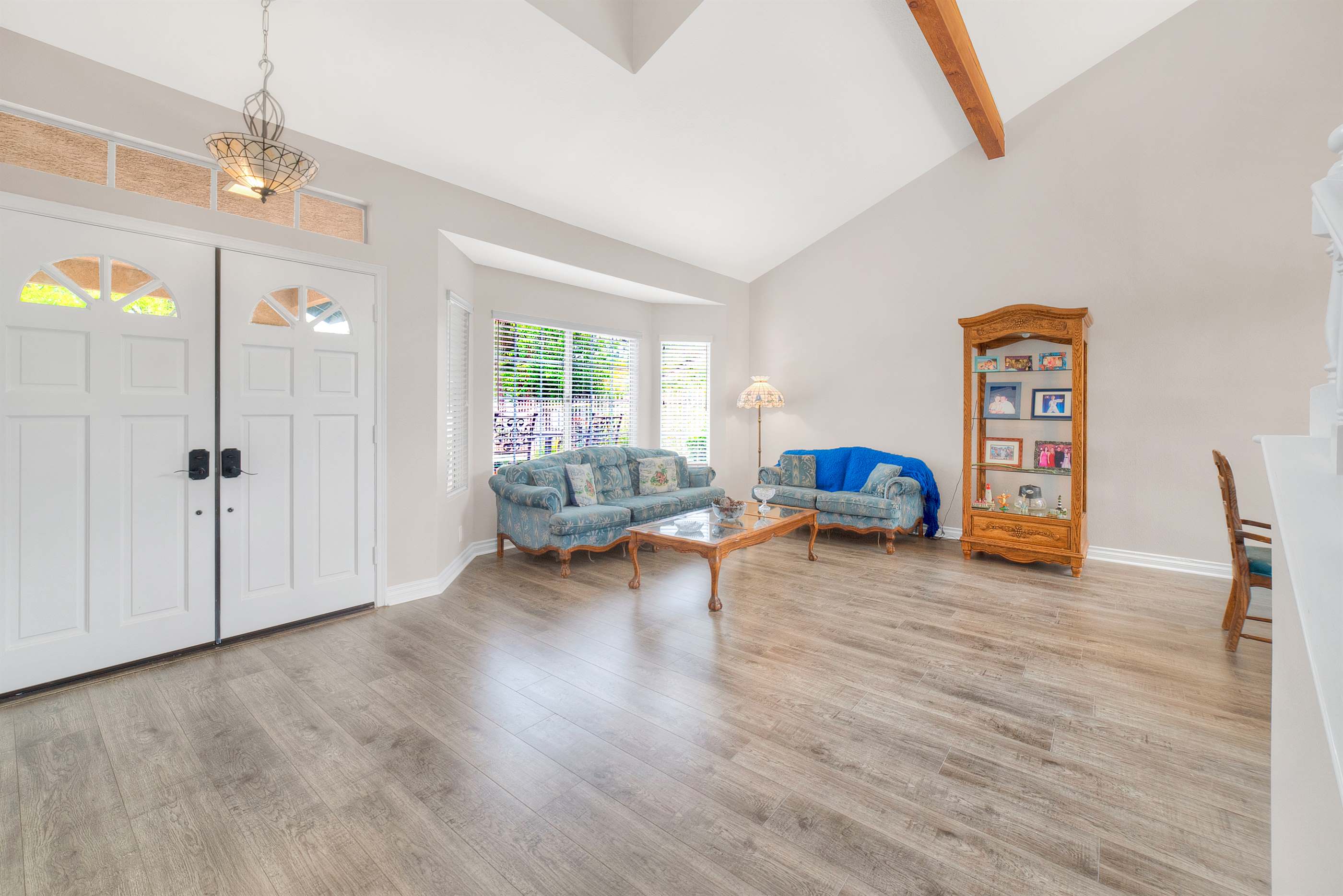 22402 Laurel Place, Saugus, CA 91390