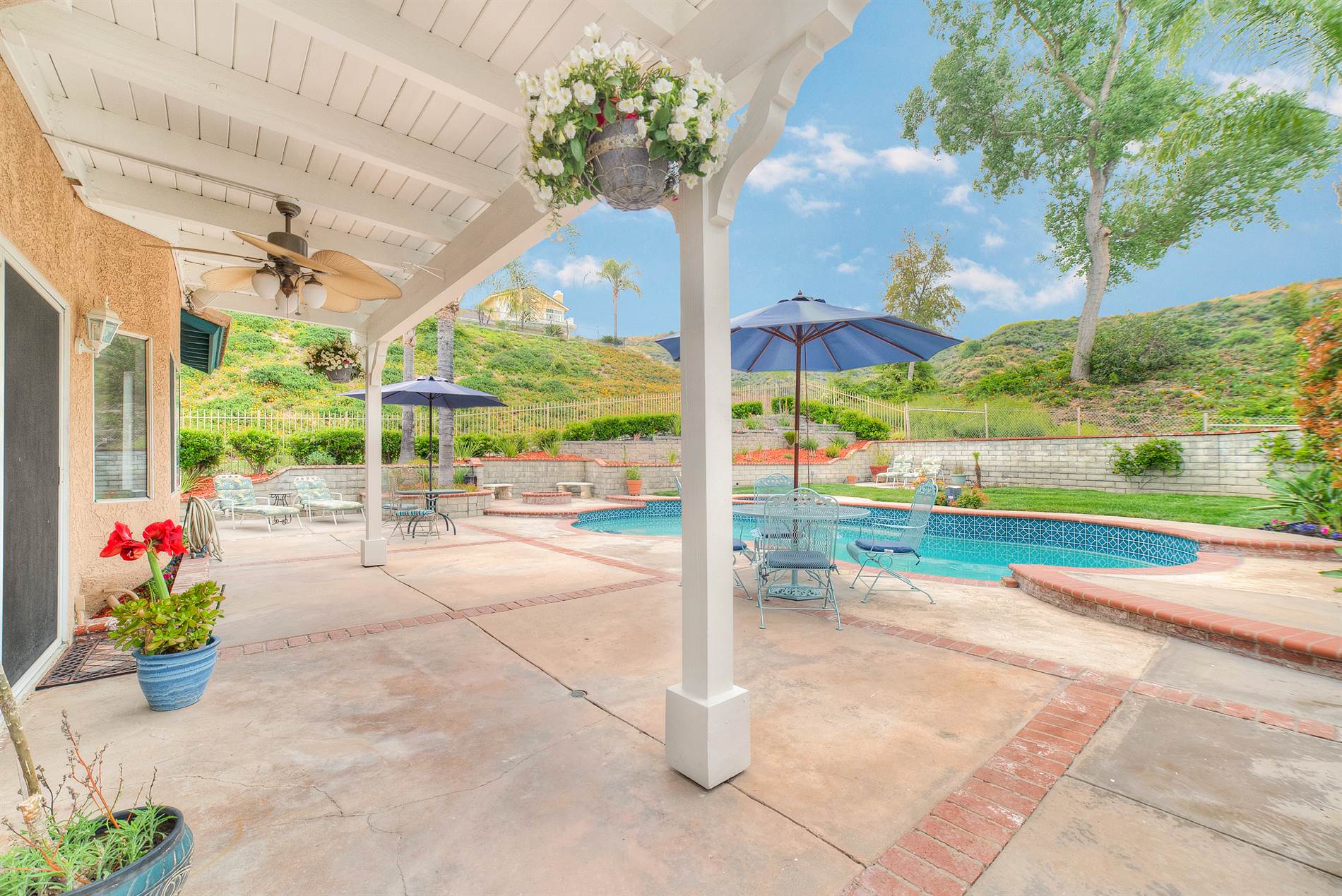 22402 Laurel Place, Saugus, CA 91390