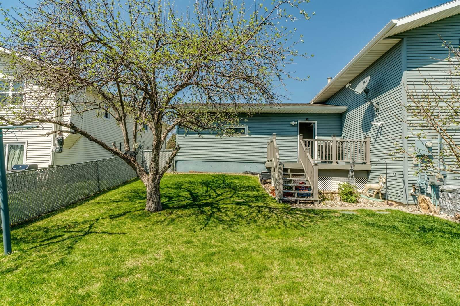 525 N 33rd Street, Bismarck, ND 58501