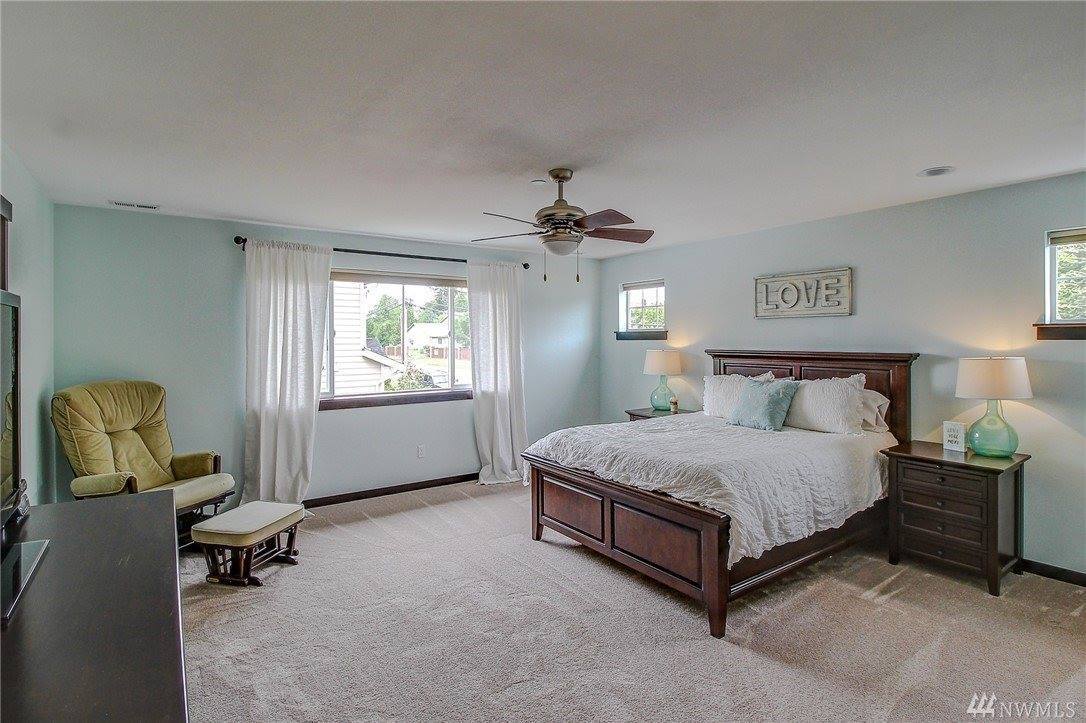 112 216th St SW, Bothell, WA 98021