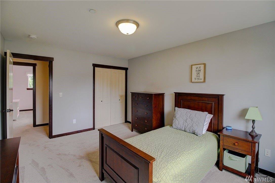 112 216th St SW, Bothell, WA 98021