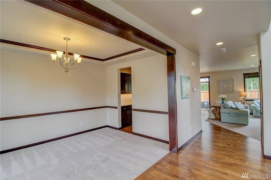 112 216th St SW, Bothell, WA 98021