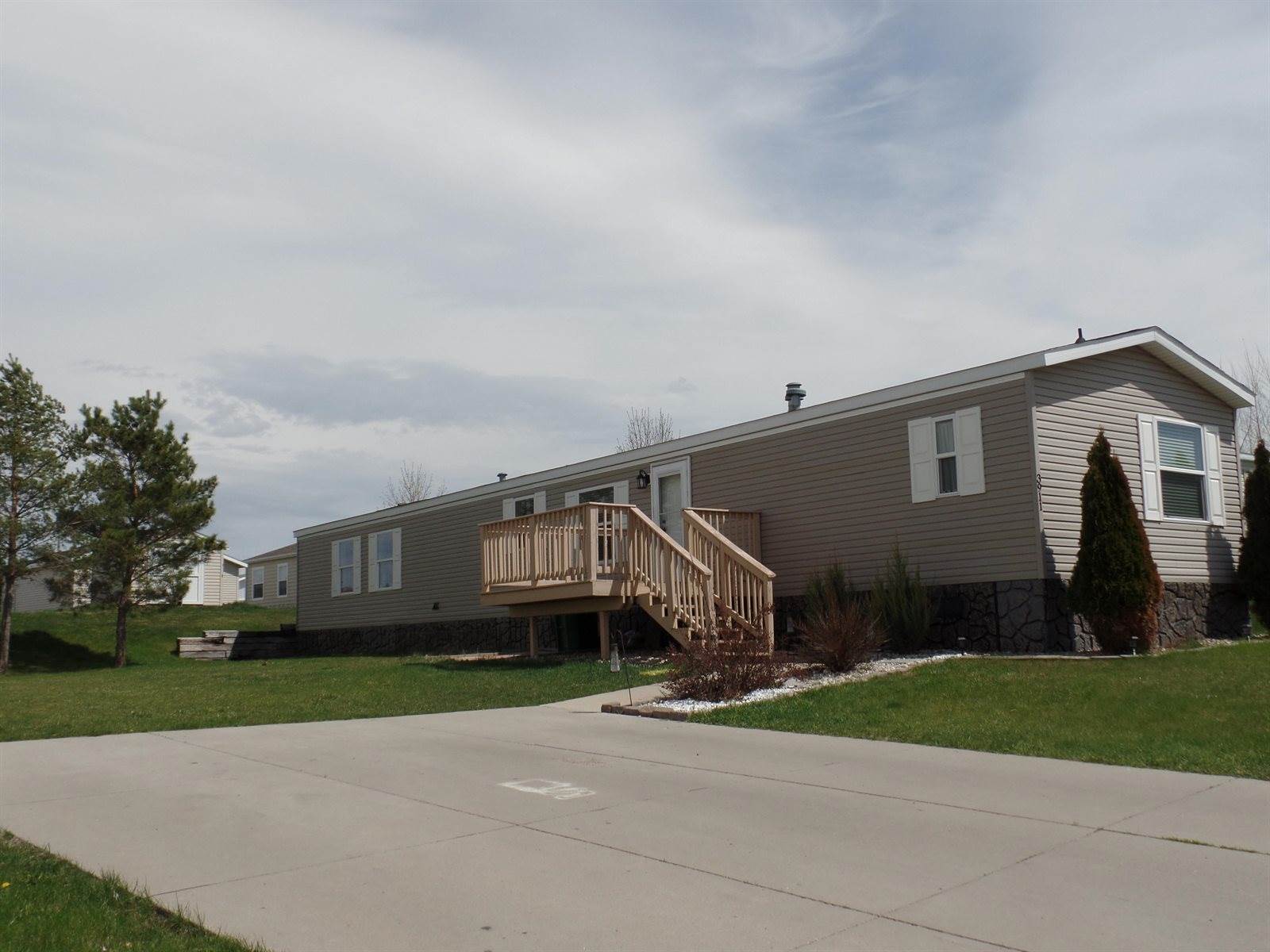 3911 Glendale Drive, Bismarck, ND 58503