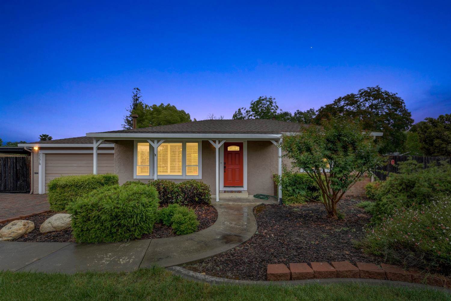 2275 Tamarack Way, Sacramento, CA 95821