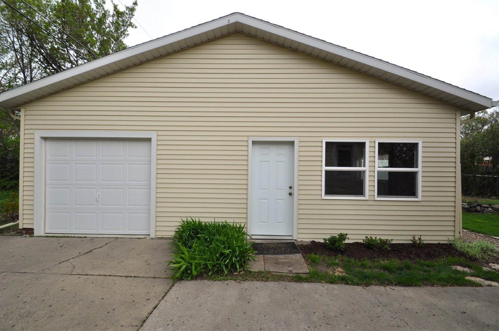 1214 E Ave C East, Bismarck, ND 58501