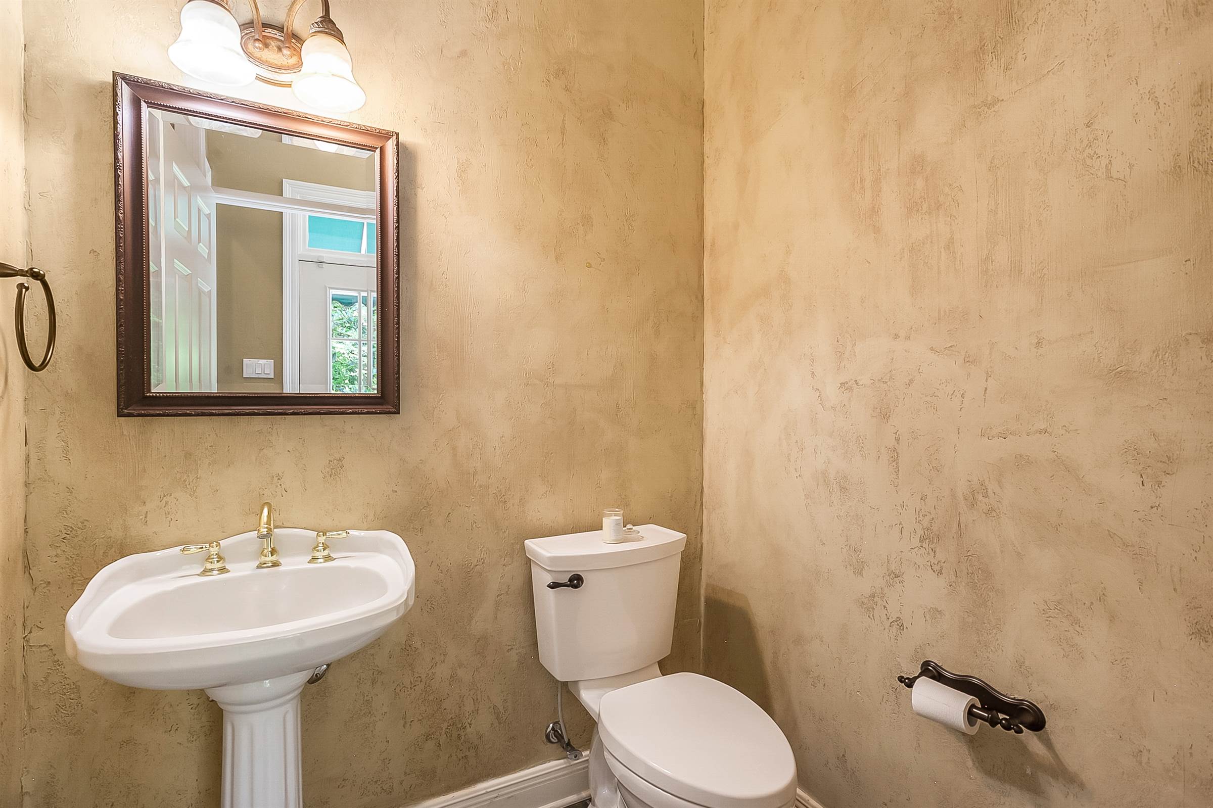 1313 Jackson Street, Mandeville, LA 70448