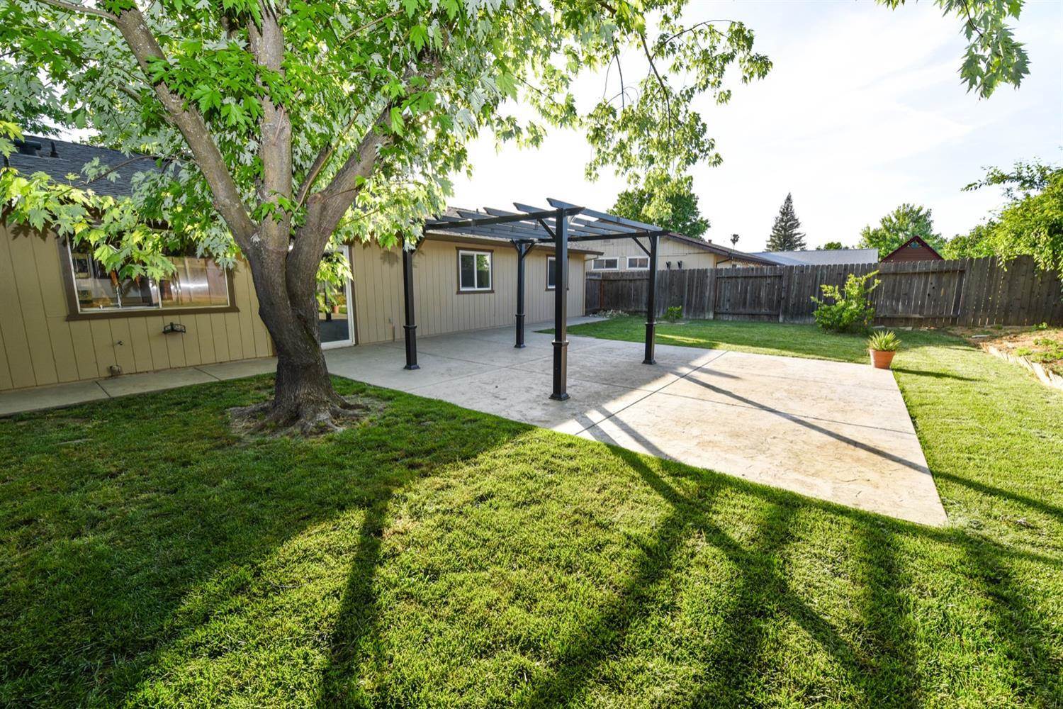 3645 Astral Drive, Sacramento, CA 95827