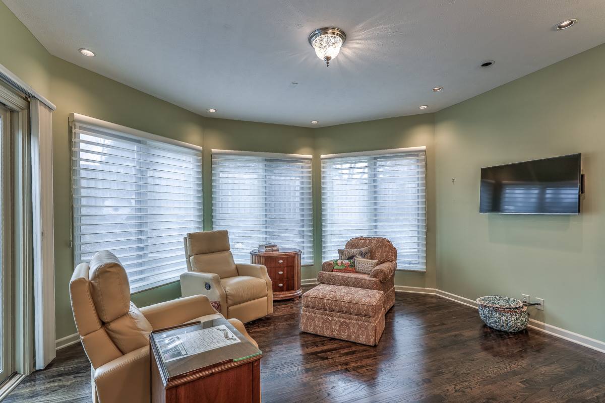 221 N 97 Court, Omaha, NE 68131