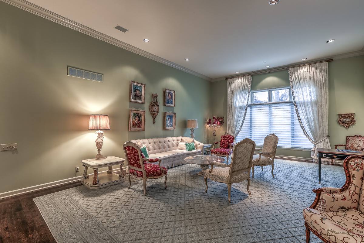 221 N 97 Court, Omaha, NE 68131