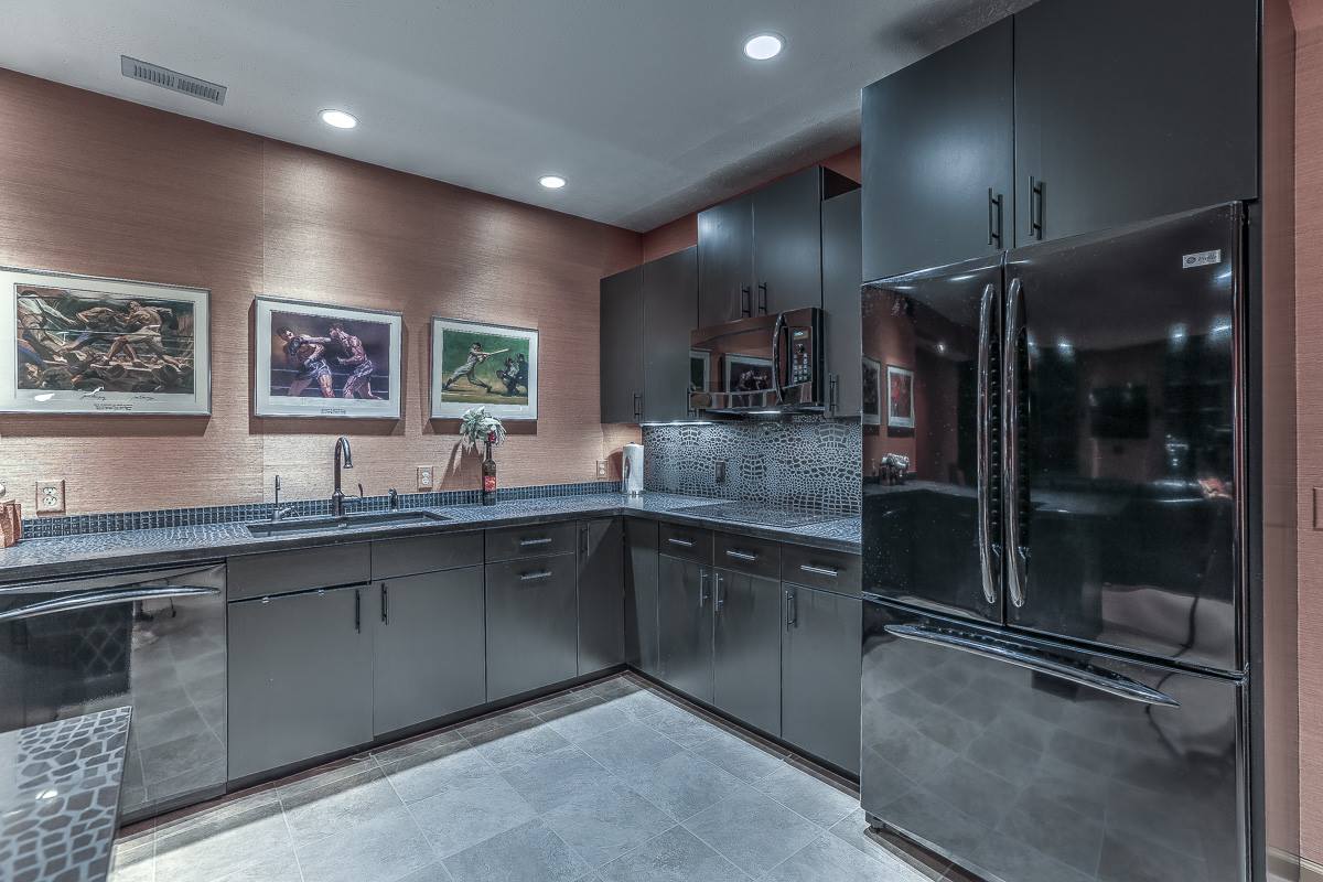 221 N 97 Court, Omaha, NE 68131