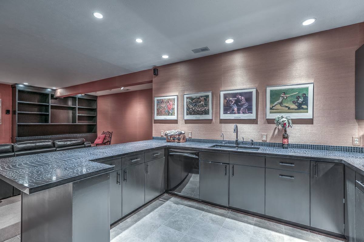 221 N 97 Court, Omaha, NE 68131