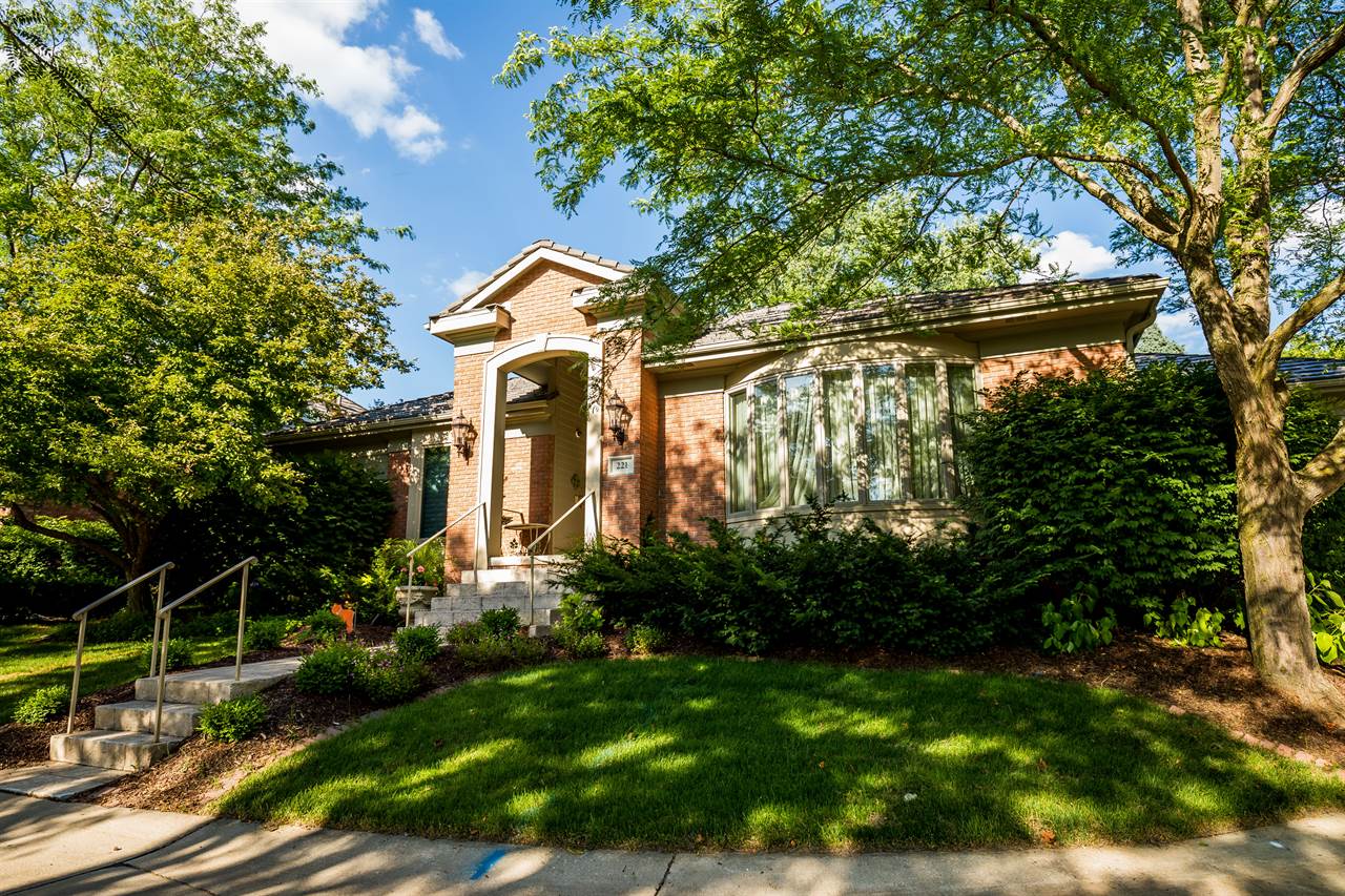 221 N 97 Court, Omaha, NE 68131