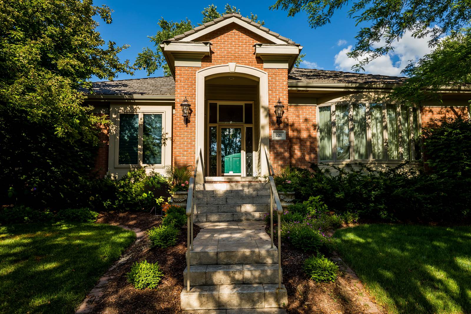 221 N 97 Court, Omaha, NE 68131