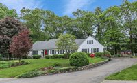 10 Lockewood Dr, Franklin, MA 02038