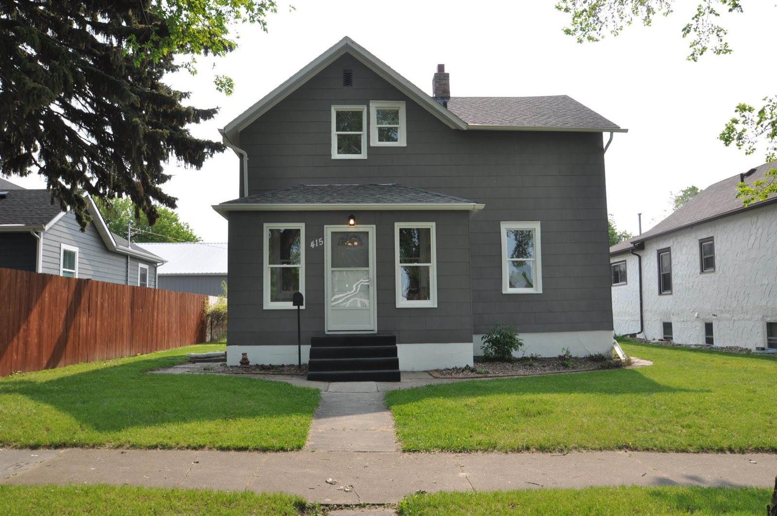 415 13th Street, Bismarck, ND 58501