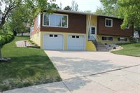 1805 NW 8th St, Minot, ND 58703