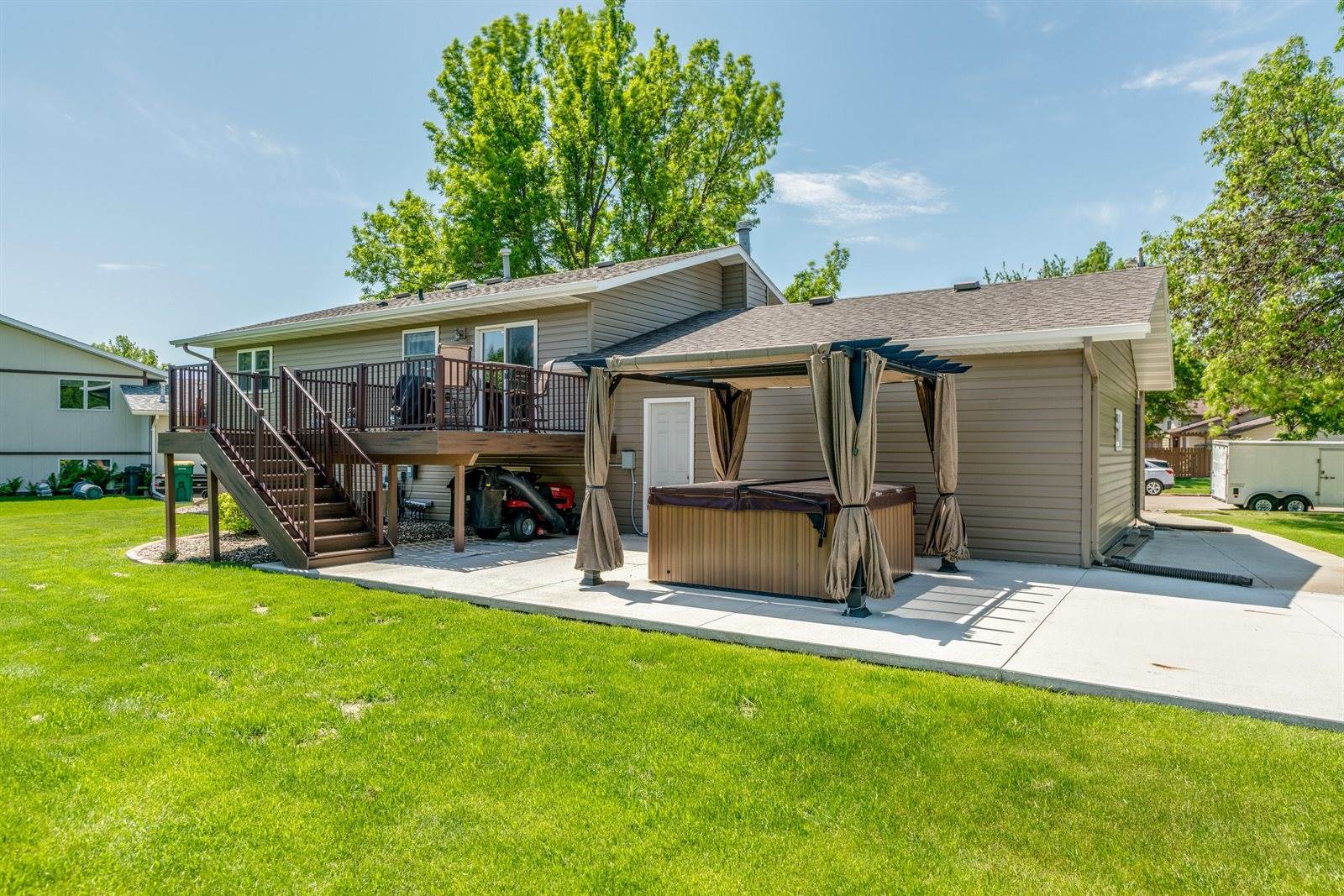 1744 Wichita Drive, Bismarck, ND 58504