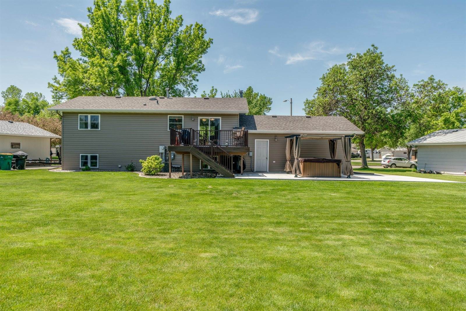 1744 Wichita Drive, Bismarck, ND 58504