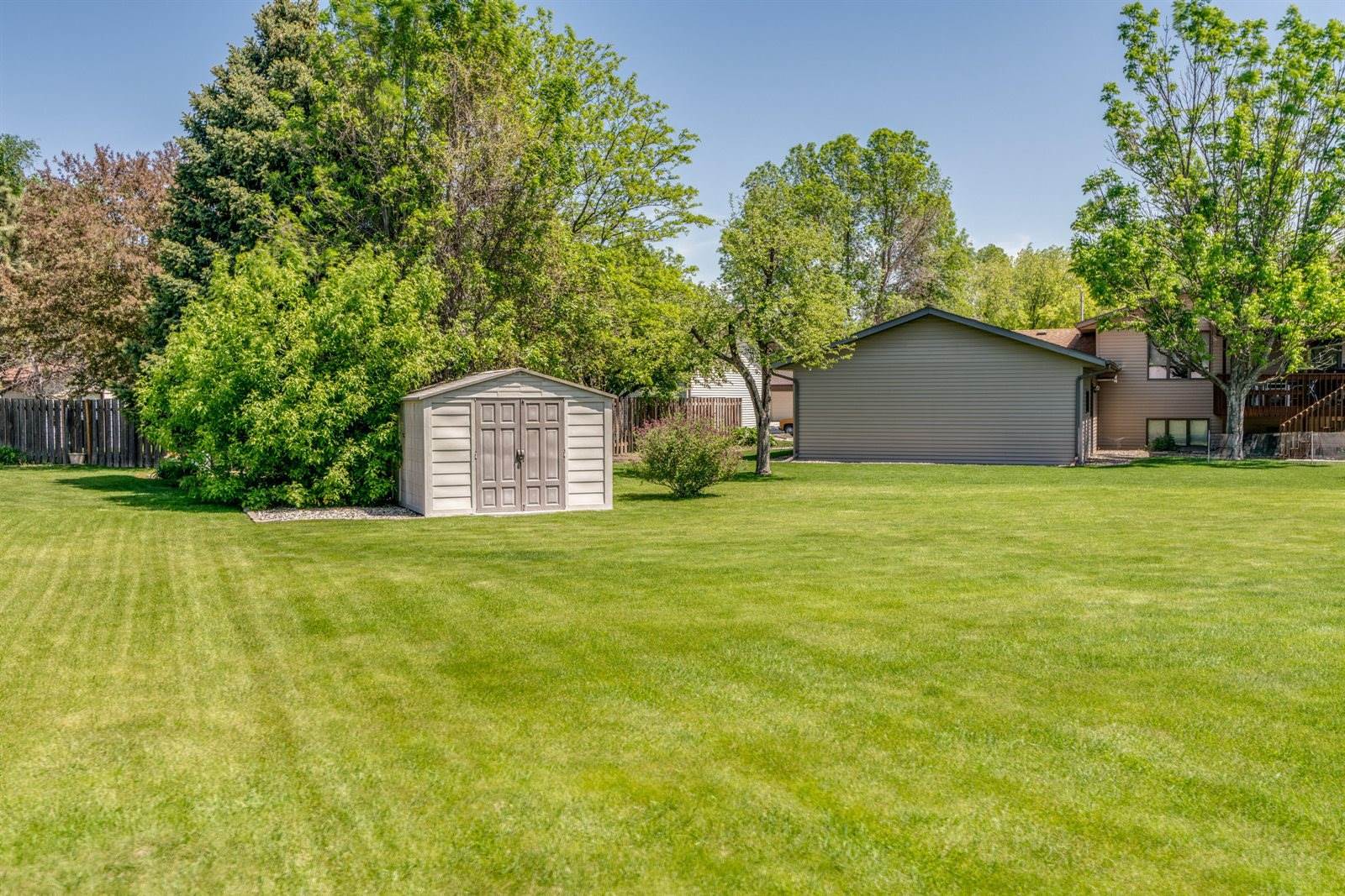 1744 Wichita Drive, Bismarck, ND 58504