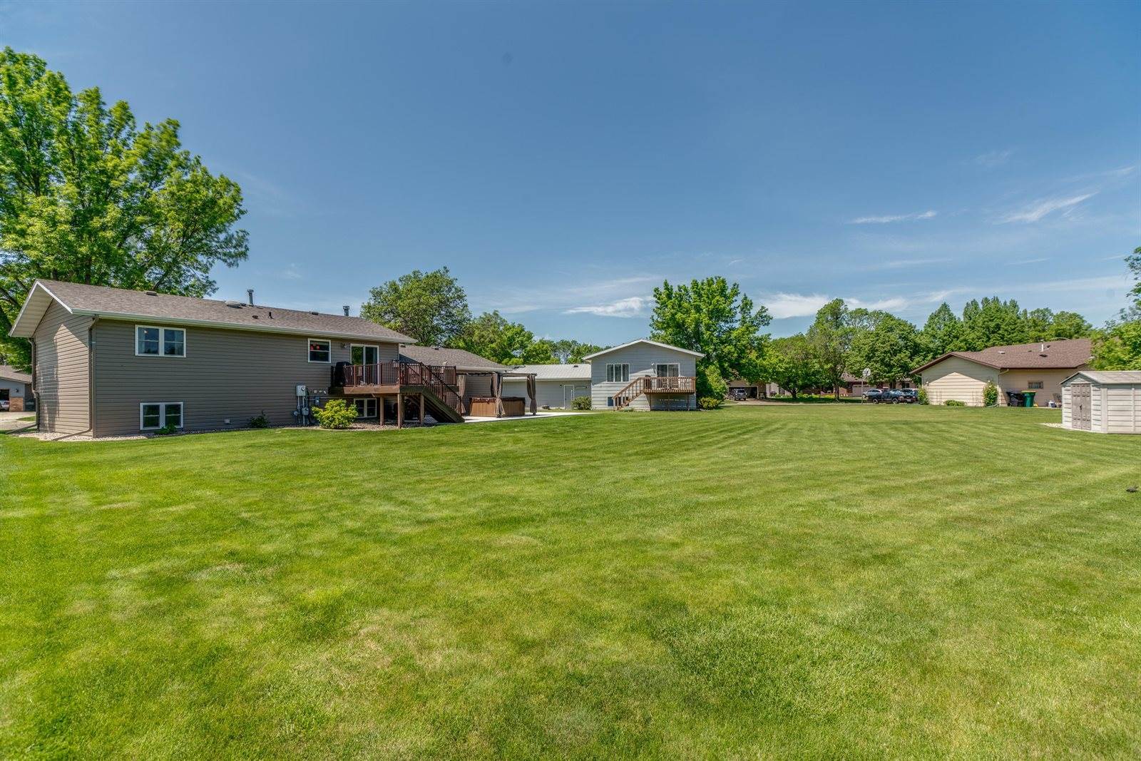 1744 Wichita Drive, Bismarck, ND 58504