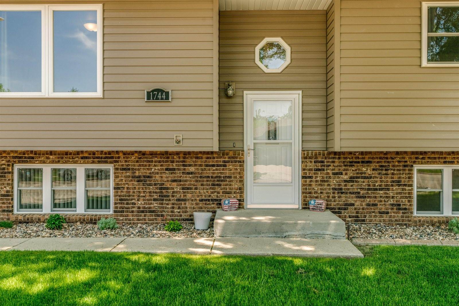 1744 Wichita Drive, Bismarck, ND 58504