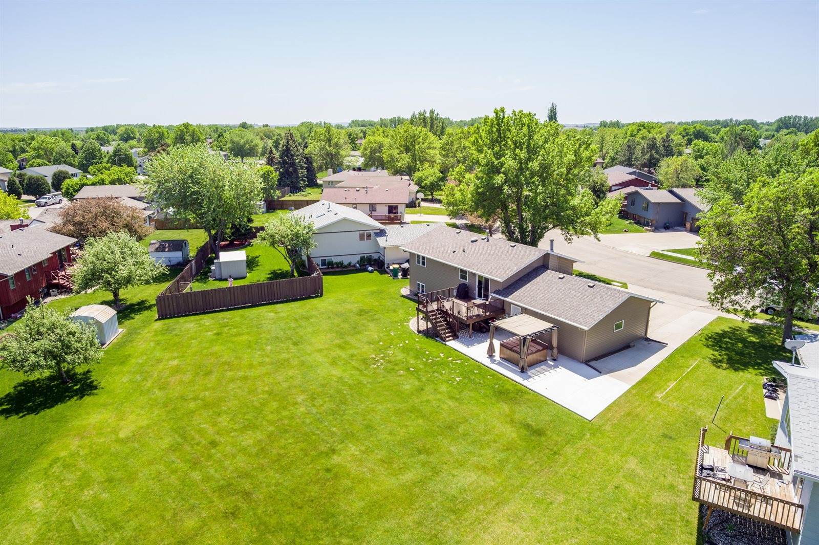 1744 Wichita Drive, Bismarck, ND 58504