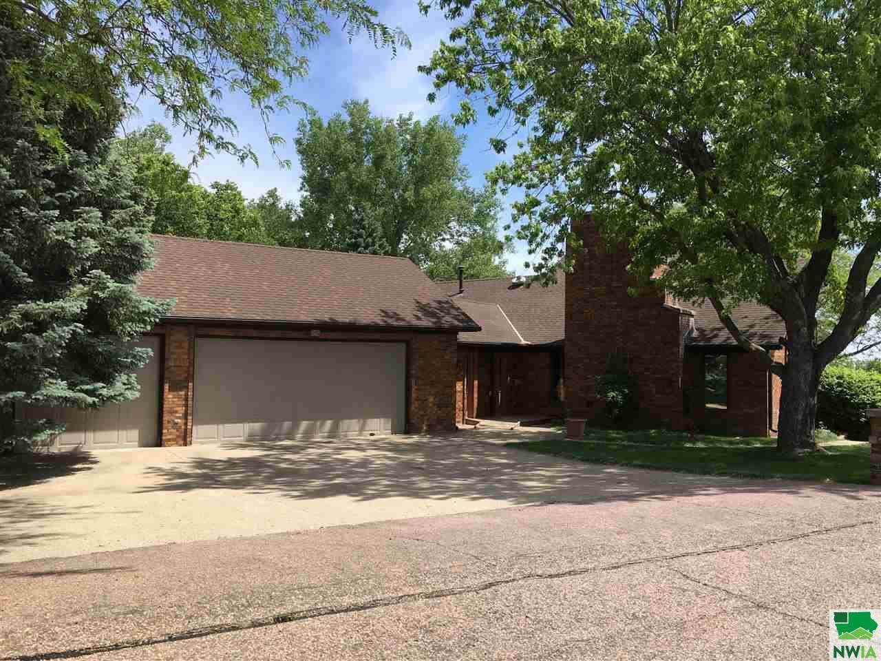 2225 Indian Hills Dr., Sioux City, IA 51104