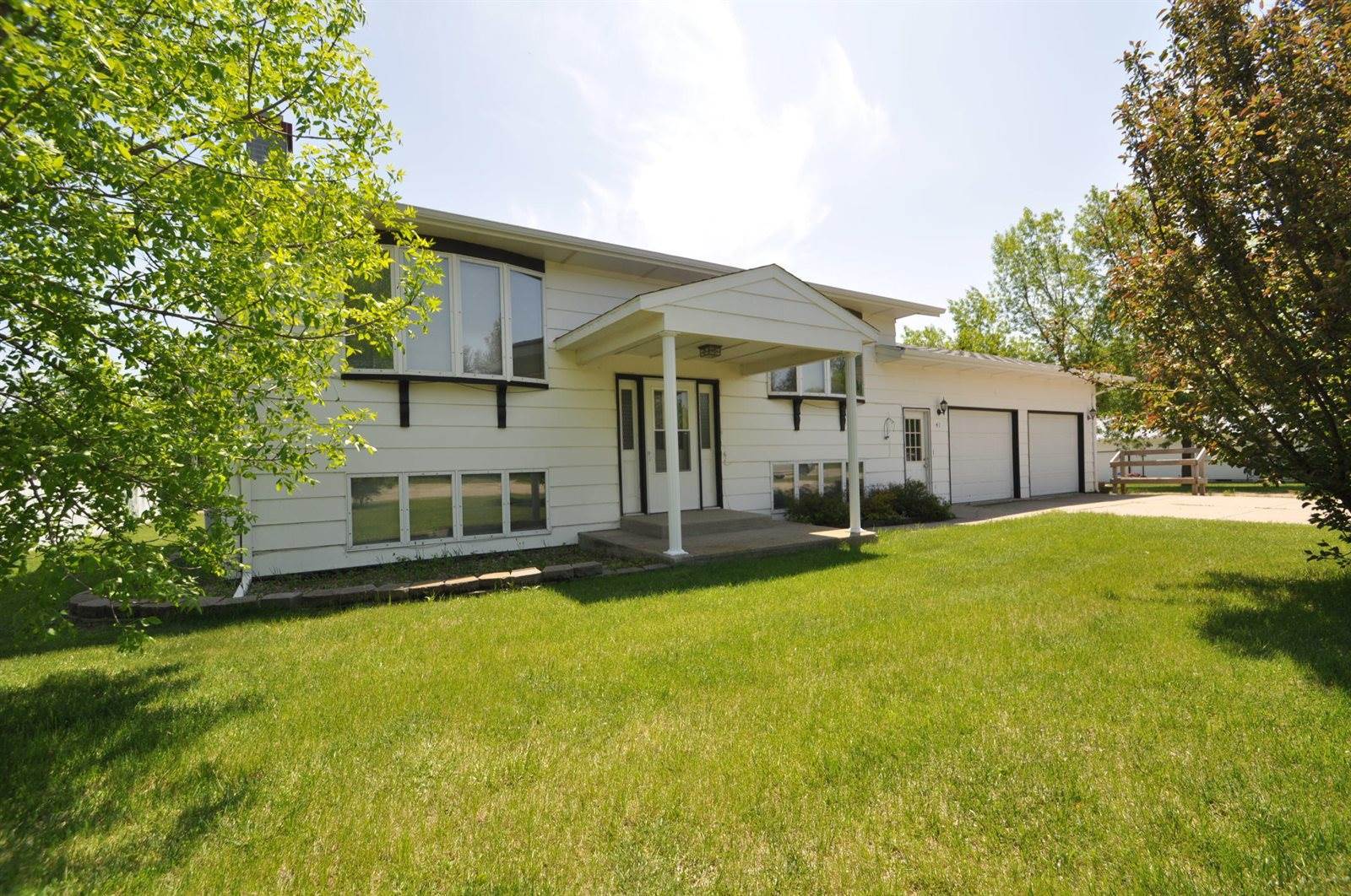 41 Whitman Avenue, Wilton, ND 58579