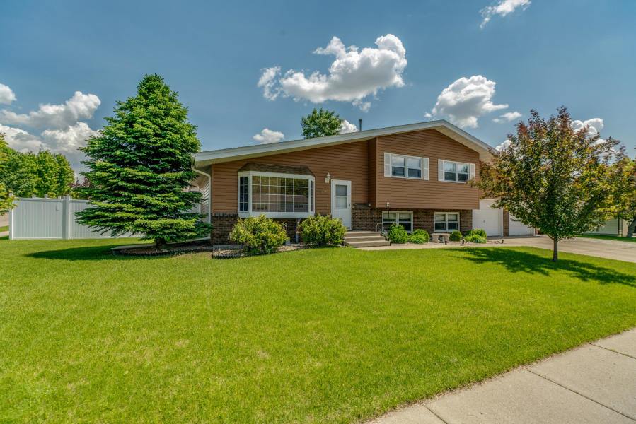 1715 Xavier Street, Bismarck, ND 58501