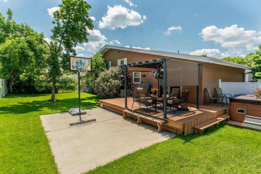 1715 Xavier Street, Bismarck, ND 58501