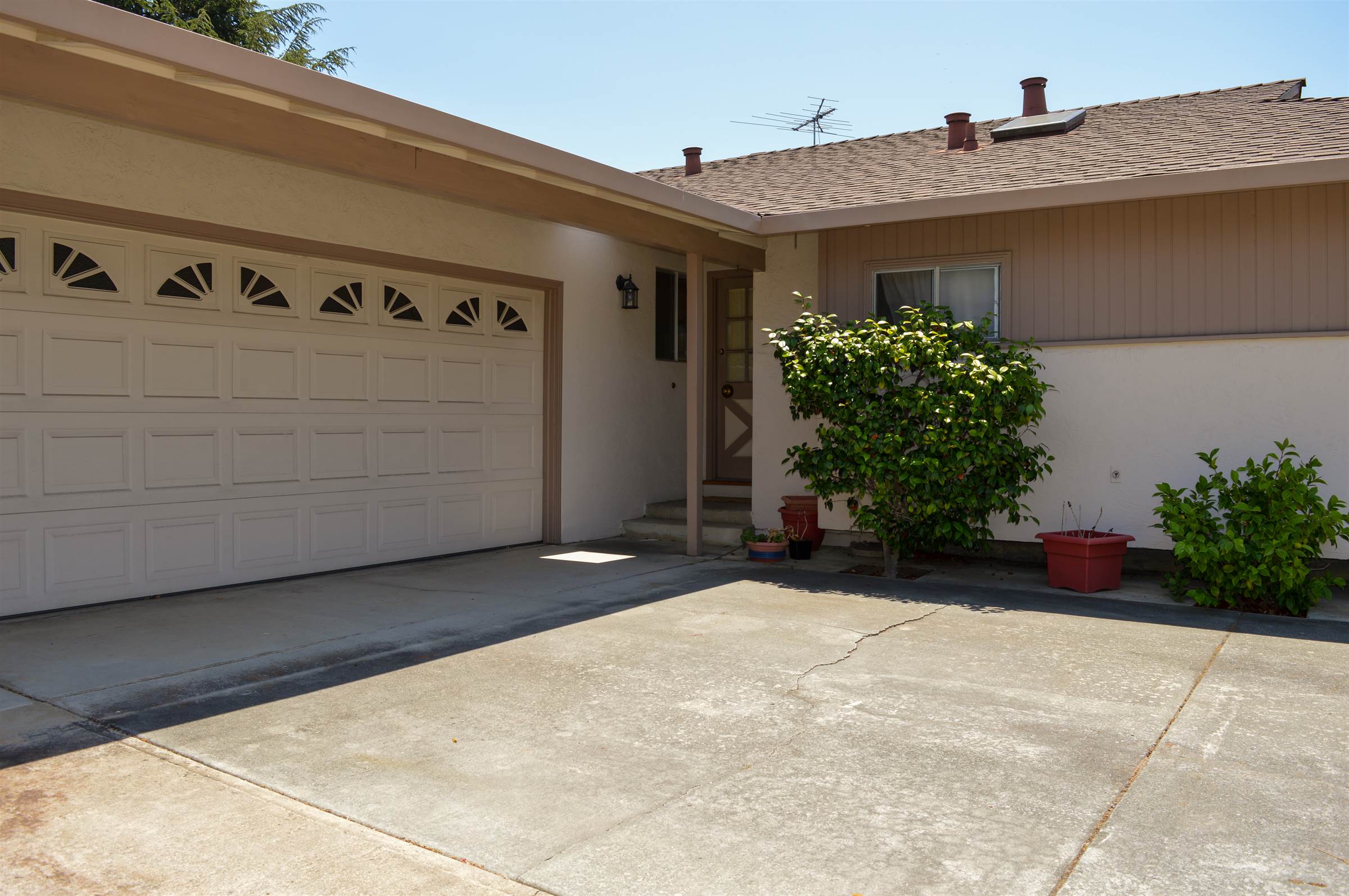 1560 Heron Ave, Sunnyvale, CA 94087