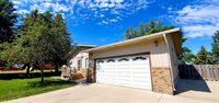 1420 SW 10th St, Minot, ND 58701
