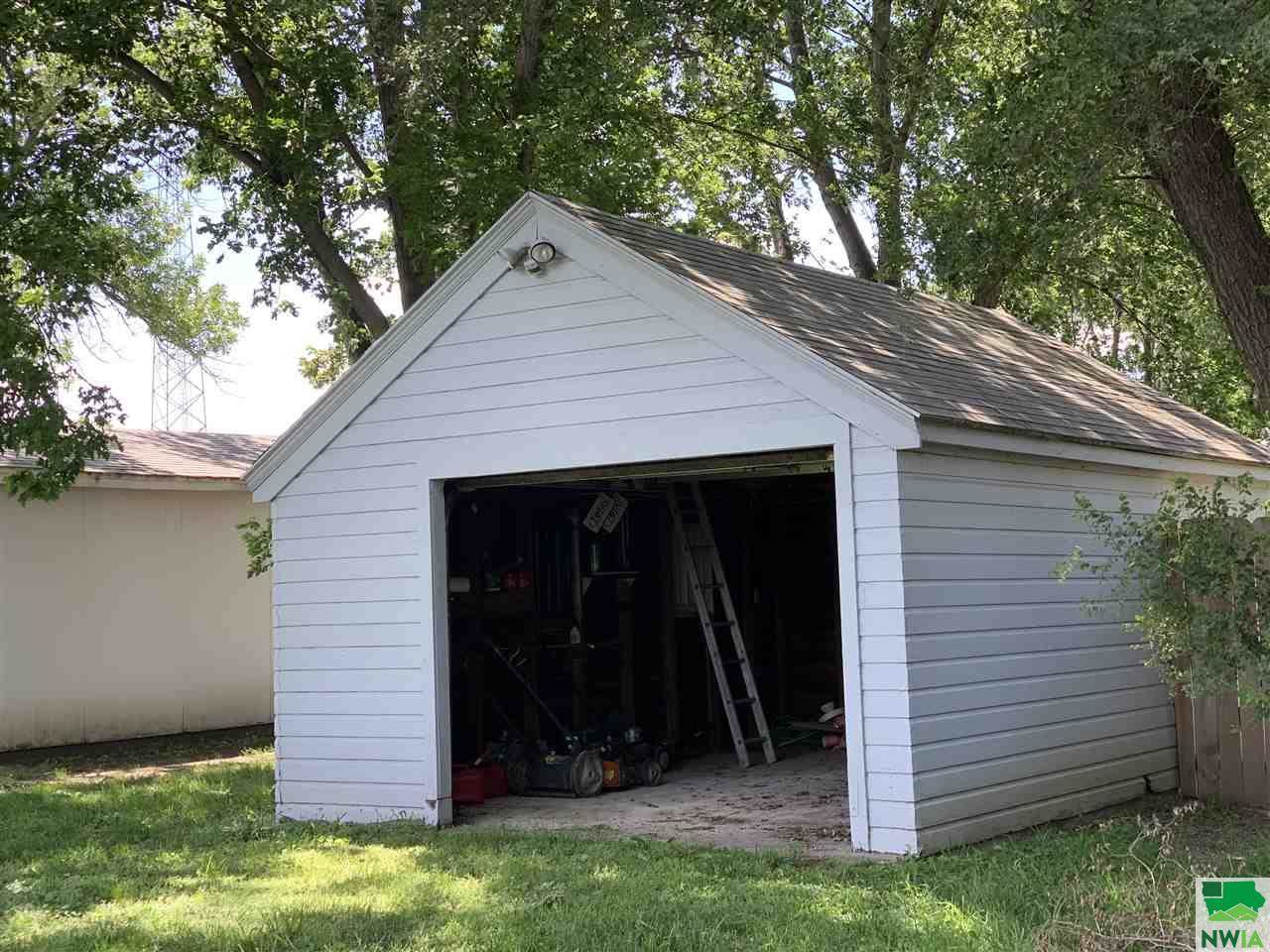 326 4th Ave. SW, LeMars, IA 51031