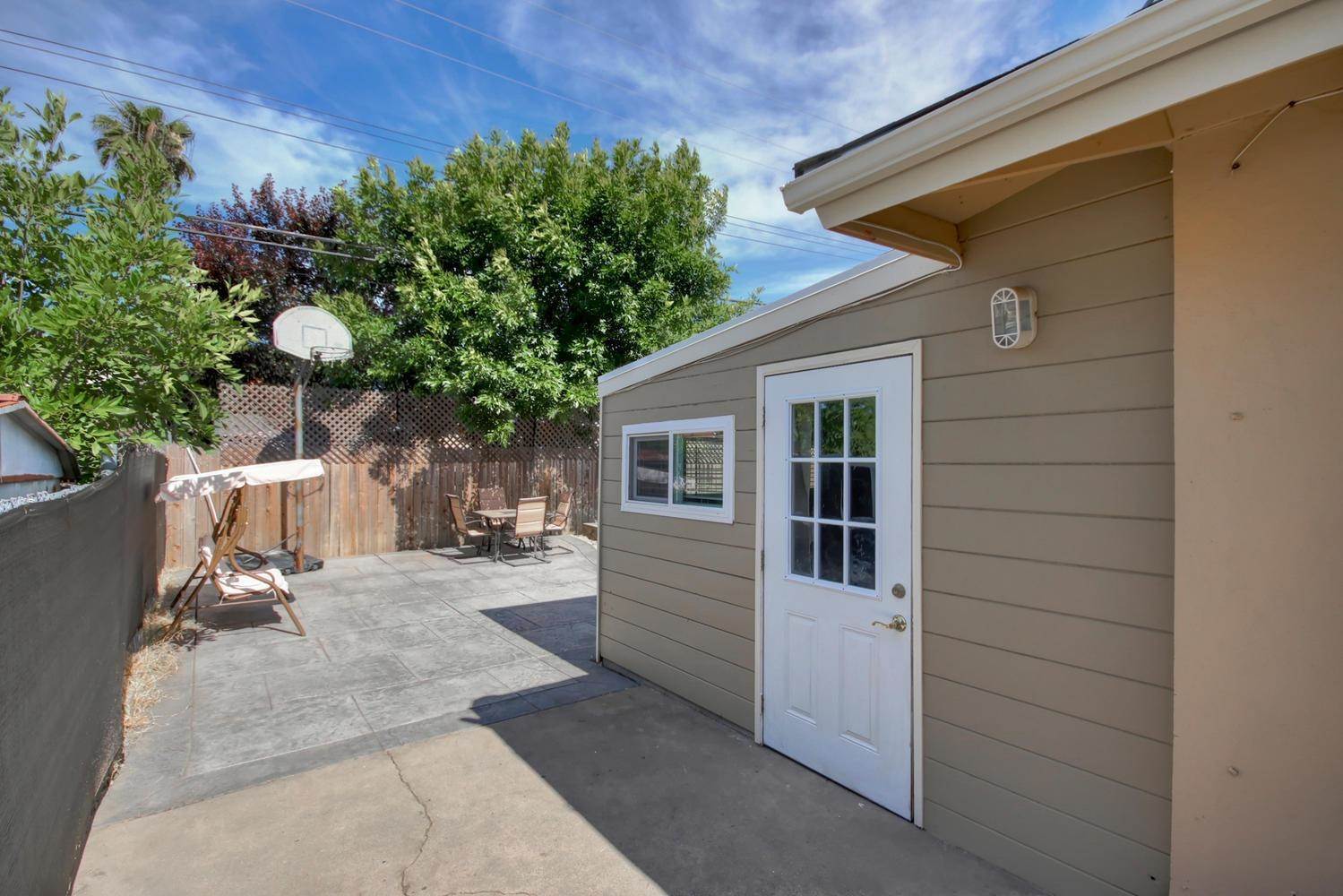 1307 Crestmont Avenue, Roseville, CA 95661