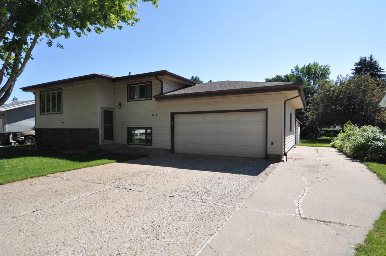 1615 Houston Drive, Bismarck, ND 58504