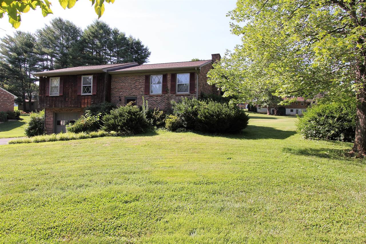 100 Pilgrim Road, Lynchburg, VA 24502